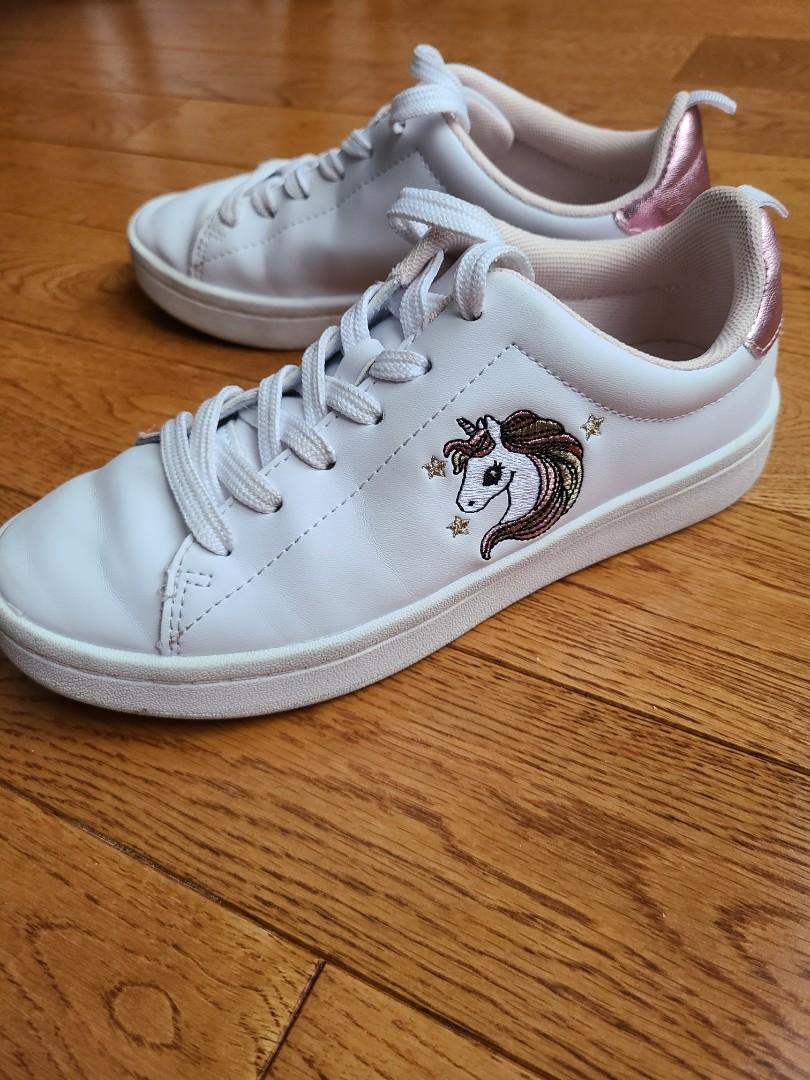 girls white running shoes