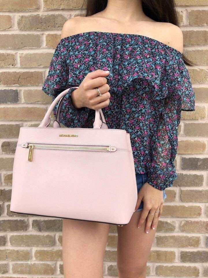 Michael Kors Hailee Medium Satchel Leather Ladies Bag Women s Fashion Bags Wallets Cross body Bags on Carousell