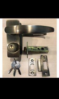 NEW BTO HDB ROOM DOOR LEVER HANDLE SET FOR POSSE/YTL /BLIY AND OTHERS NEW BTO HDB ROOM DOOR LEVER HANDLE SET FOR POSSE/YTL /BLIY AND OTHERS