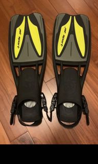 （分類：）位於 。 由 w.sporthk 提交（商品編號 1043516917，圖片 1）。簡介： 。