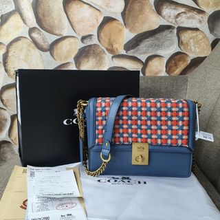 (Kategori: ) berada di . Dikirim oleh belanjaannya_makmak (ID iklan 1043533603, Gambar 1). Deskripsi: .