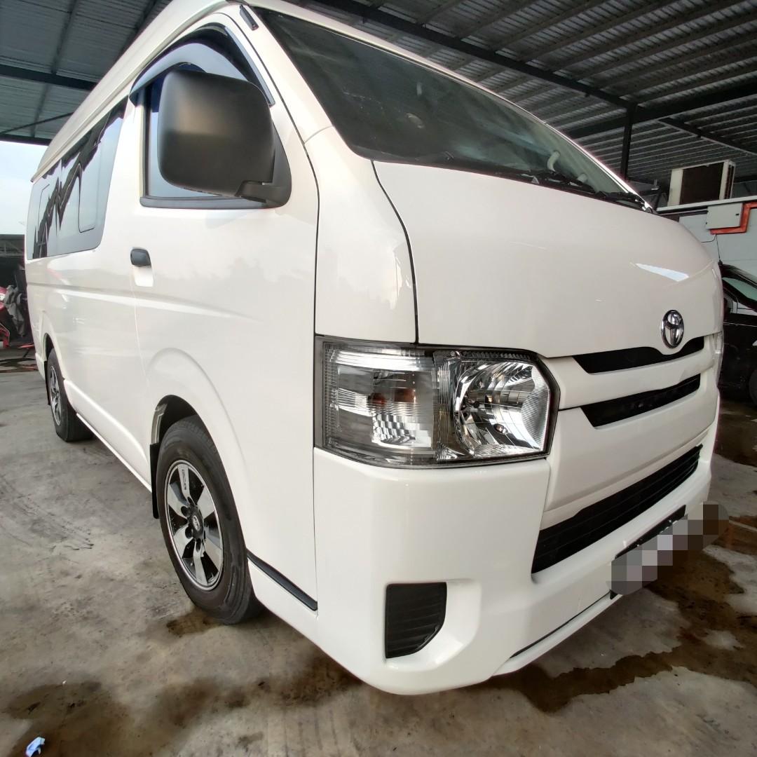 Toyota hiace 10 seater van top for sale