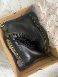 (Category: ) located in . Submitted by _thebabecloset (Listing ID 1043818619, Image 1). Description: .