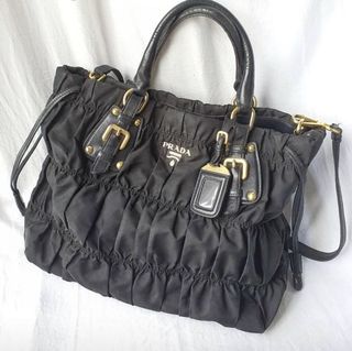 (Category: ) located in . Submitted by garagesale01 (Listing ID 1043788918, Image 1). Description: .