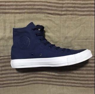 navy blue high top converse