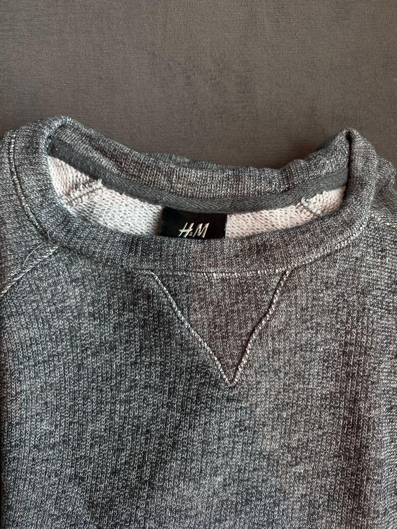 H&M Gray Sweater (Category: Hoodies) located in San Juan City. Submitted by markbuls (Listing ID 1043910668, Image 1). Description: No issues.