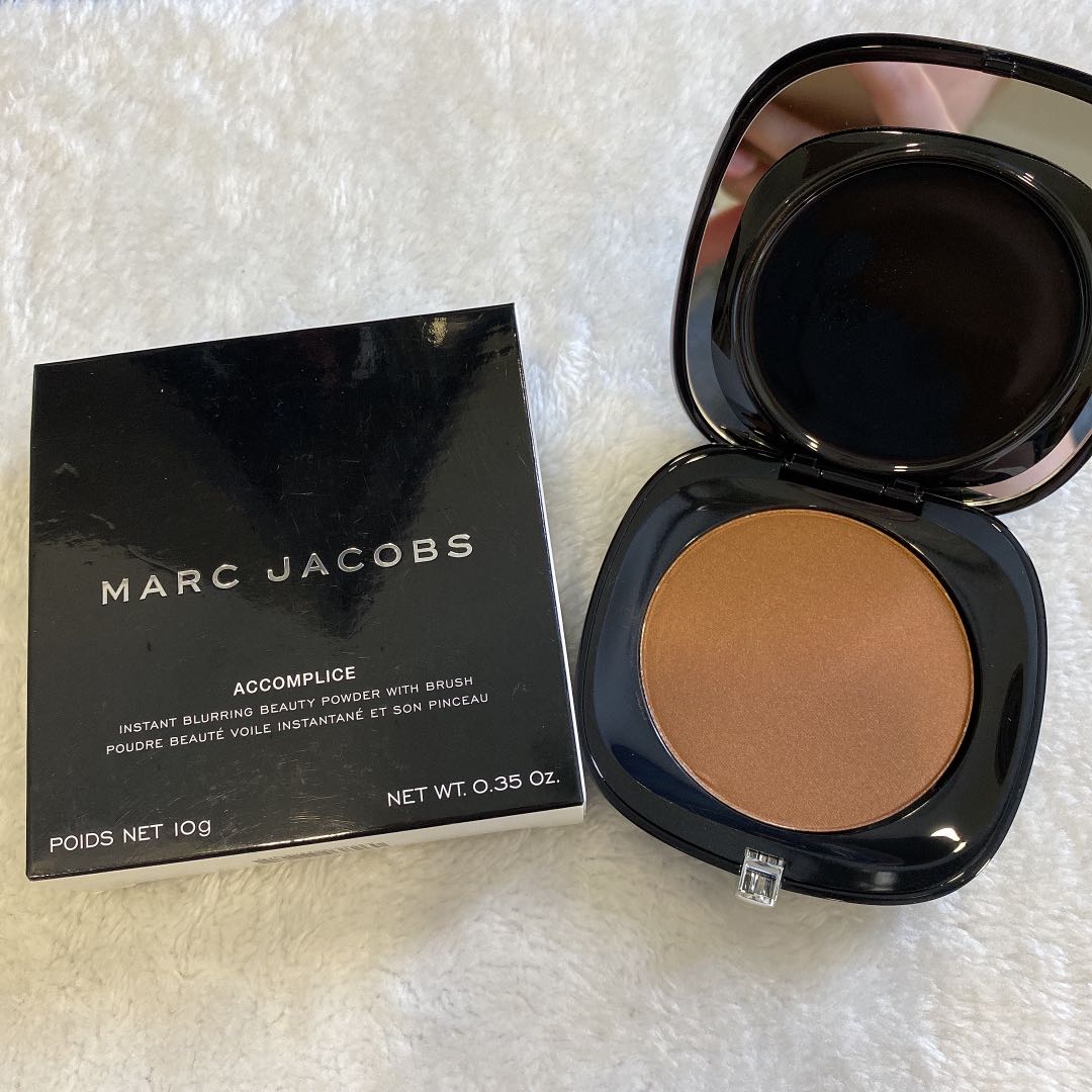 marc jacobs beauty accomplice instant blurring beauty powder reviews
