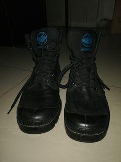 which shop sells palladium boots