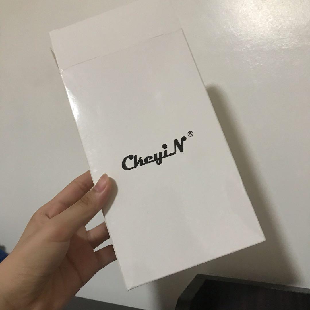 Pore Vacuum (Category: Face Care) located in Tarlac. Submitted by andreaysxbel (Listing ID 1043819682, Image 2). Description: Never once used, just opened. Got this from Shopee for 350+ and has good reviews on the app..