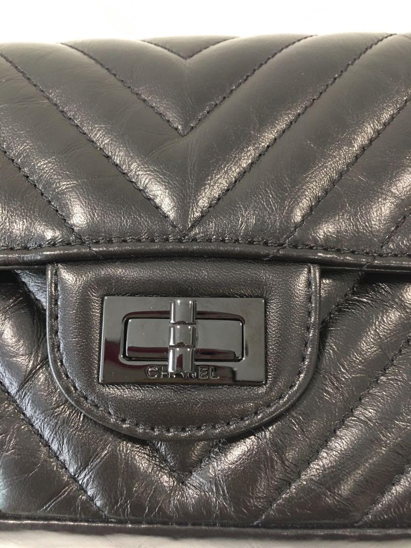 Chanel Black Chevron Quilted Aged Calfskin So Black 2.55 Reissue Small Wallet Black Hardware, 2017 (Like New), Womens Handbag