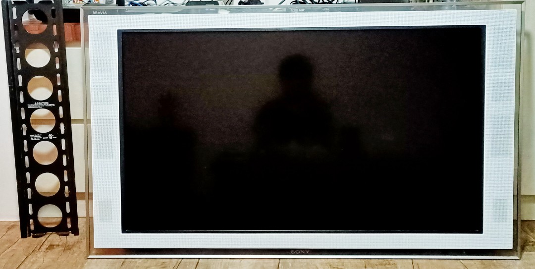 Sony Bravia TV 48" w good inbuilt speakers!, TV & Home Appliances, TV