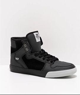 grey skate shoes