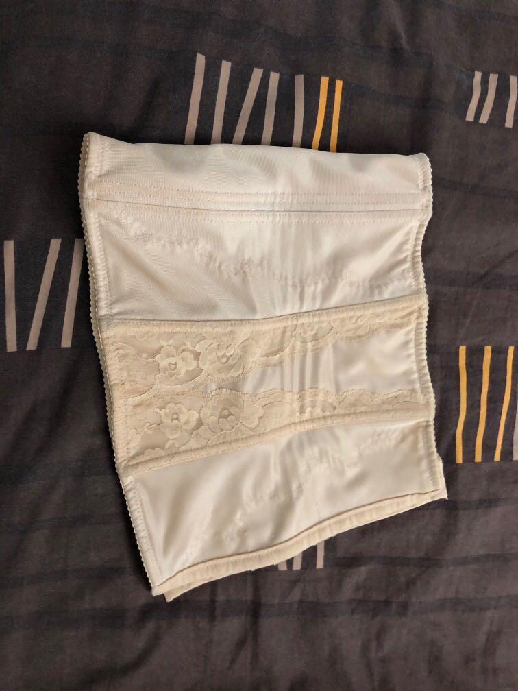 Triumph tummy binder, Women's Fashion, New Undergarments & Loungewear