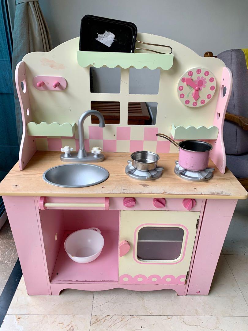 elc pink wooden kitchen