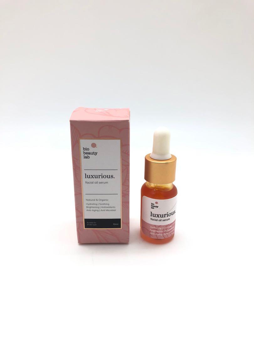 luxurious facial oil serum