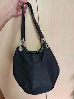 (Category: ) located in . Submitted by clover_closet (Listing ID 1044038712, Image 1). Description: .
