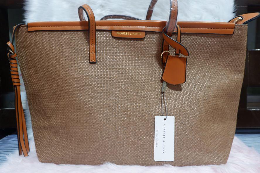 charles and keith mall pull out