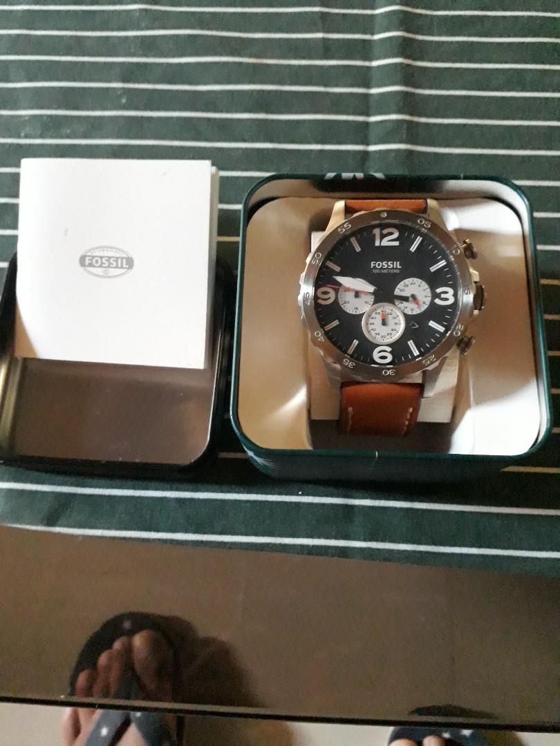 Fossil Chronograph Mens Watch (Category: Men's Watches) located in Lipa City. Submitted by khimson (Listing ID 1044094870, Image 2). Description: Used once, di nagagamit mejo malaki best fit for big guys....