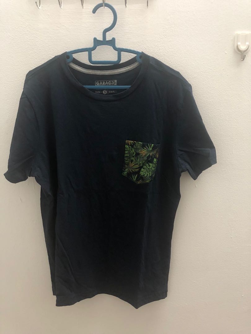 Garage basic tee Outlet