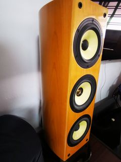 kef r9