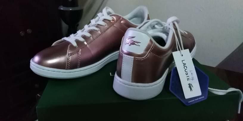 lacoste carnaby evo rose gold sneakers