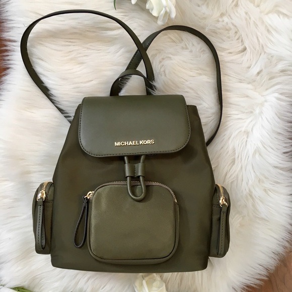 Michael Kors ? Backpack Leather Army Green, Women's Fashion, Bags &  Wallets, Cross-body Bags on Carousell