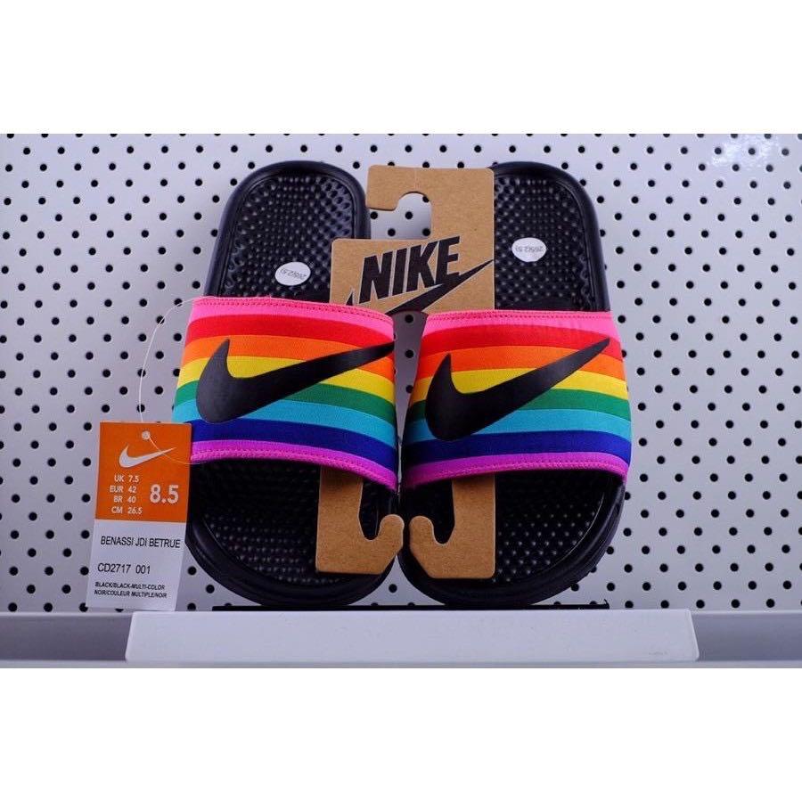 Jdi betrue top