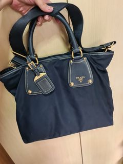(Category: ) located in . Submitted by clover_closet (Listing ID 1044039590, Image 1). Description: .