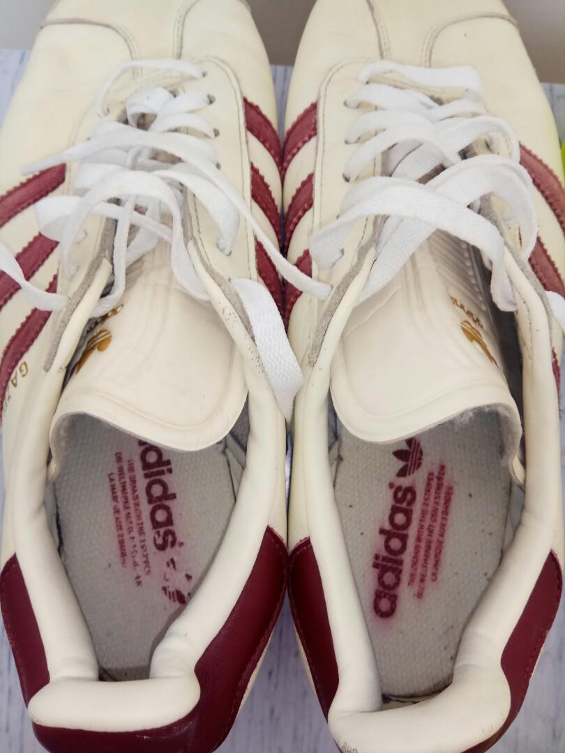 Adidas gazelle 2025 off white burgundy