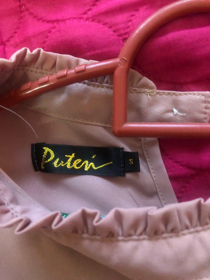 Blouse (Category: Blouses) located in Johor Bahru. Submitted by prelovedthing__ (Listing ID 1044305413, Image 3). Description: .