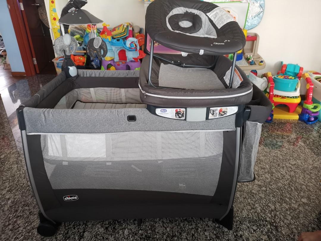 Chicco lullaby glow playard 2025
