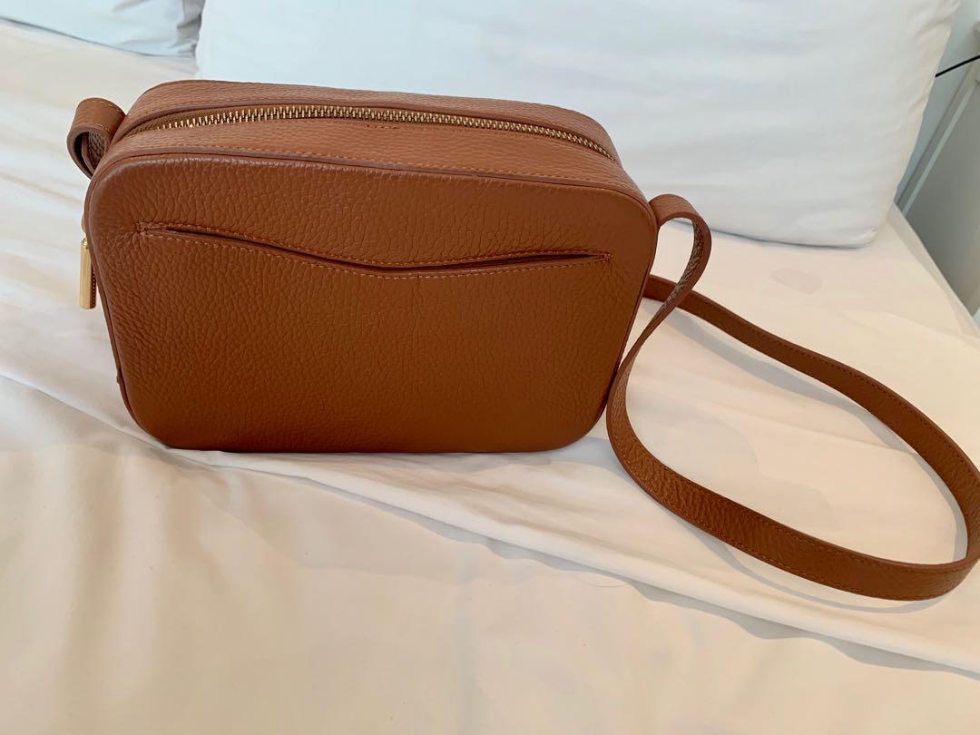 Cuyana camera bag clearance
