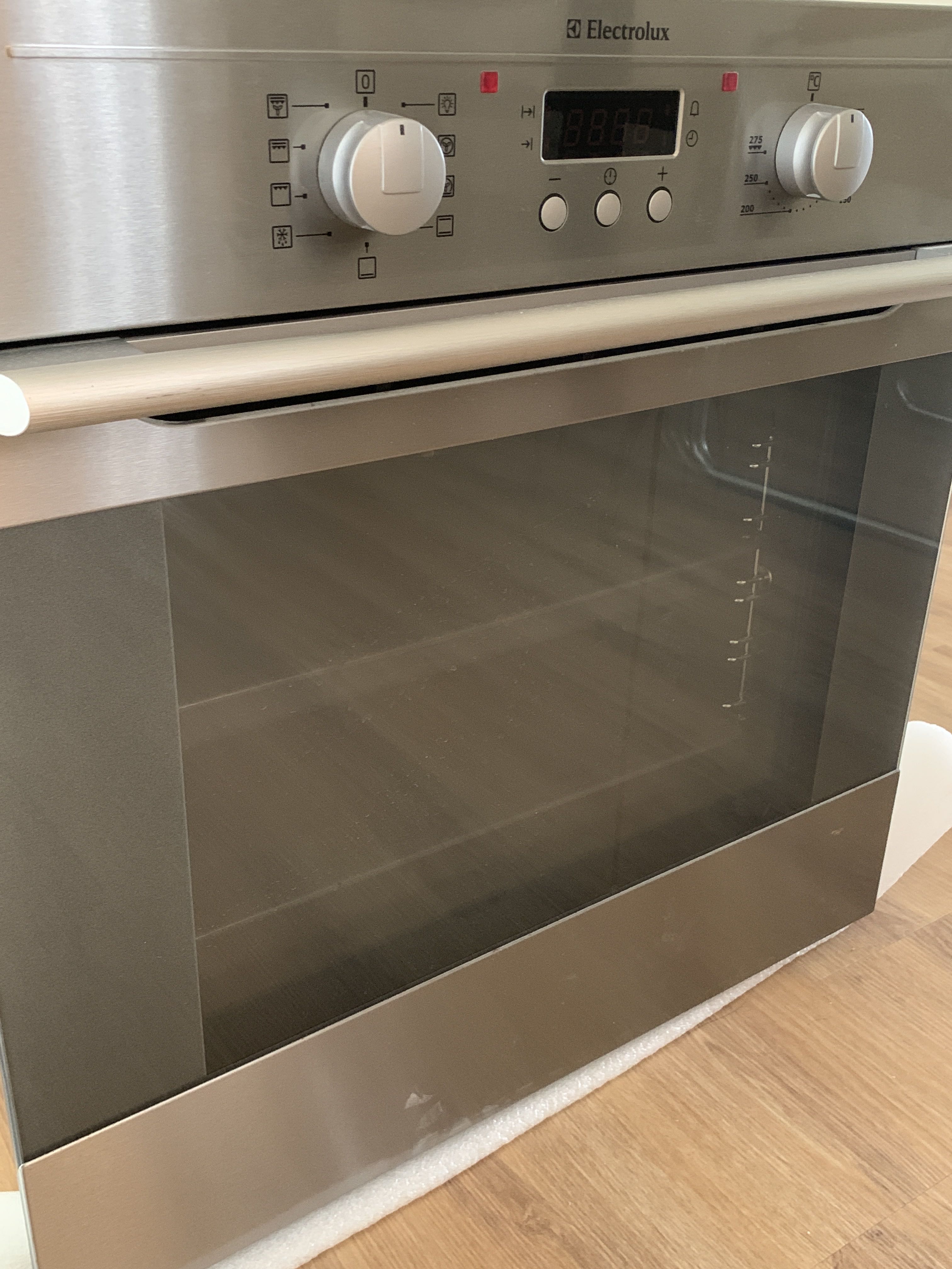 Electrolux Built in Oven (Mint condition!), TV & Home Appliances