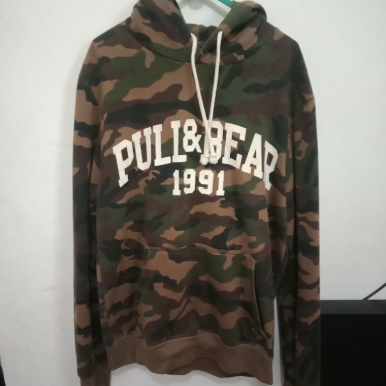 Harga hoodie pull hot sale and bear camo