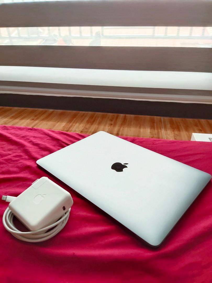 MacBook Pro (13-inch, 2017, Two Thunderbolt 3 ports) (Category: Laptops & Notebooks) located in San Fernando. Submitted by mcaez (Listing ID 1044233513, Image 2). Description: Selling my preloved MacBook Pro (13-inch, 2017, Two Thunderbolt 3 ports) only used for light work mainly for studying and school work editing. Processor 2.3 GHz Intel Core i5 Memory 8 GB 2133 MHz LPDDR3 Storage 128GB SSD Serial Number C02V2FNRHV22 Finish Space Gray Detailed