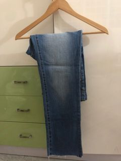 (Category: ) located in . Submitted by ashleyteoh (Listing ID 1044378591, Image 1). Description: .