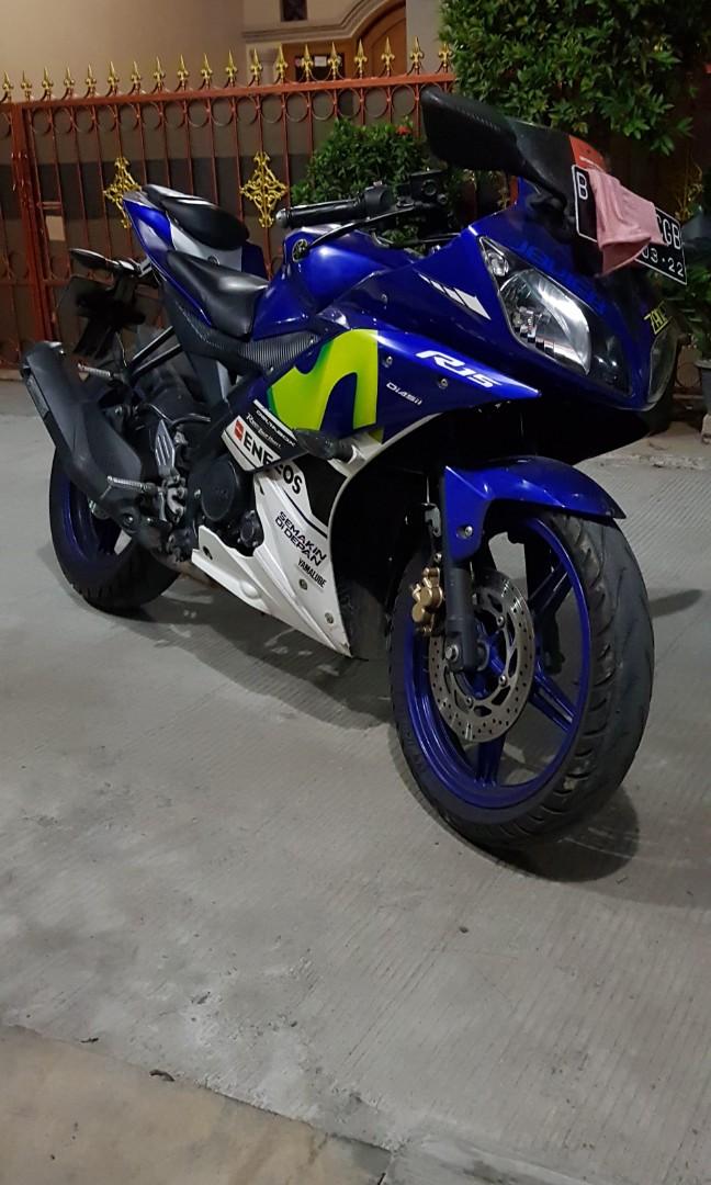 R15 v2 store motogp edition