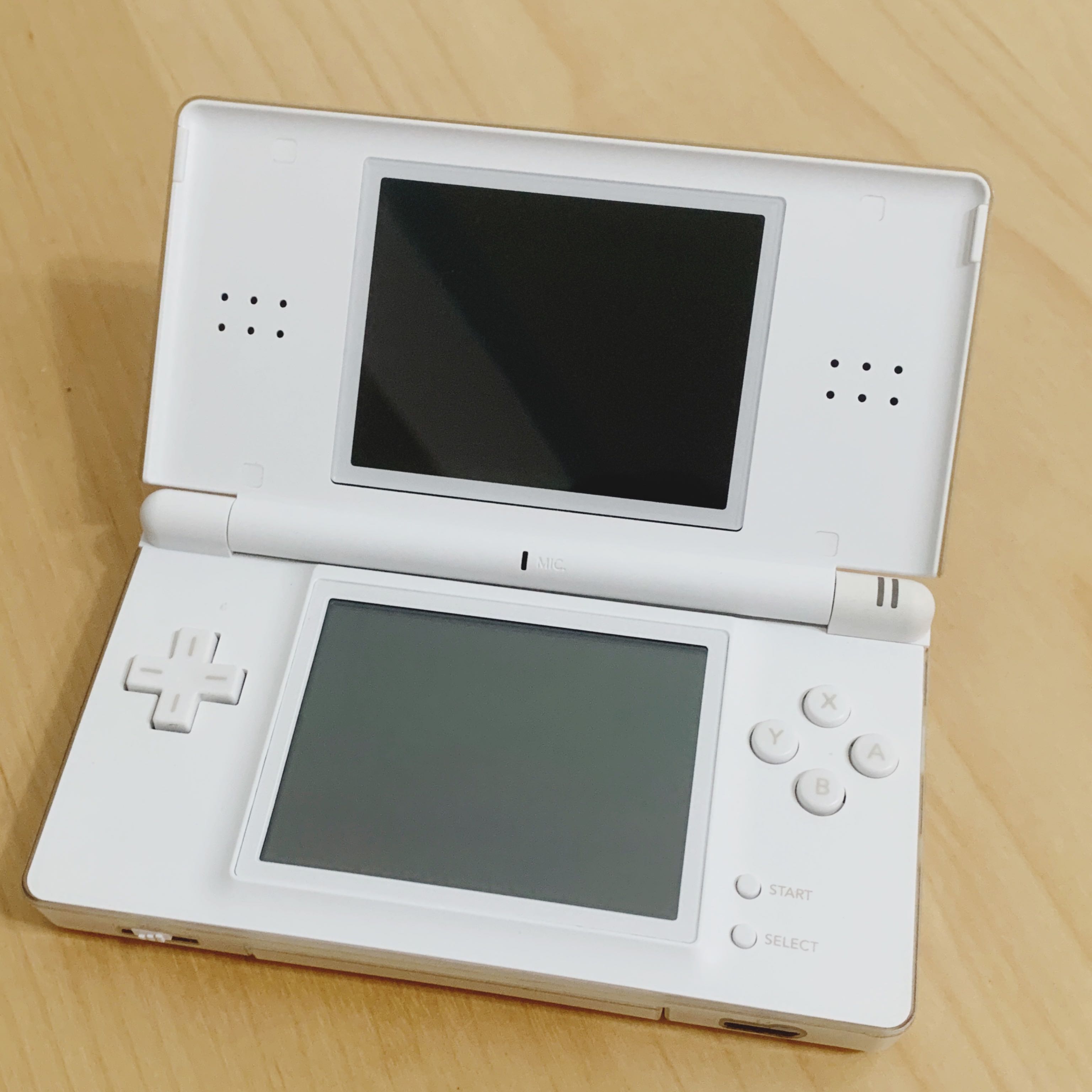 NDSL Nintendo DS Lite任天堂 遊戲機 主機 觸控筆 充電器 全白色 貼膜