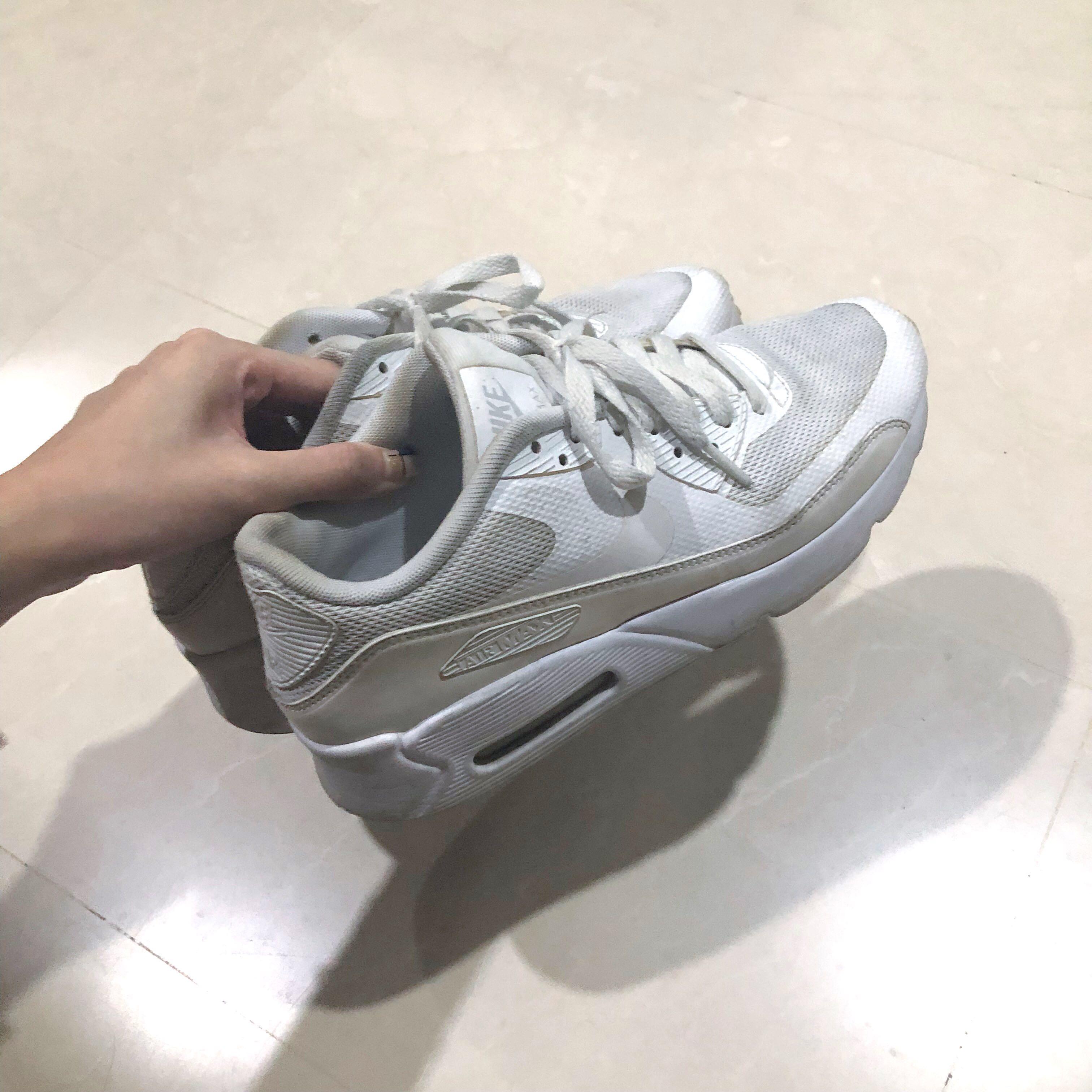 womens white nike airmax
