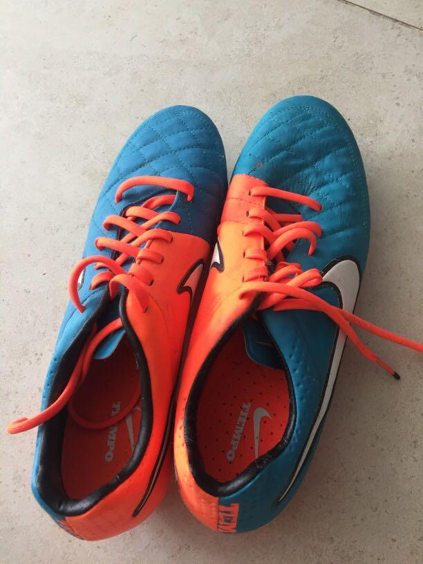 Blue nike top tiempo football boots
