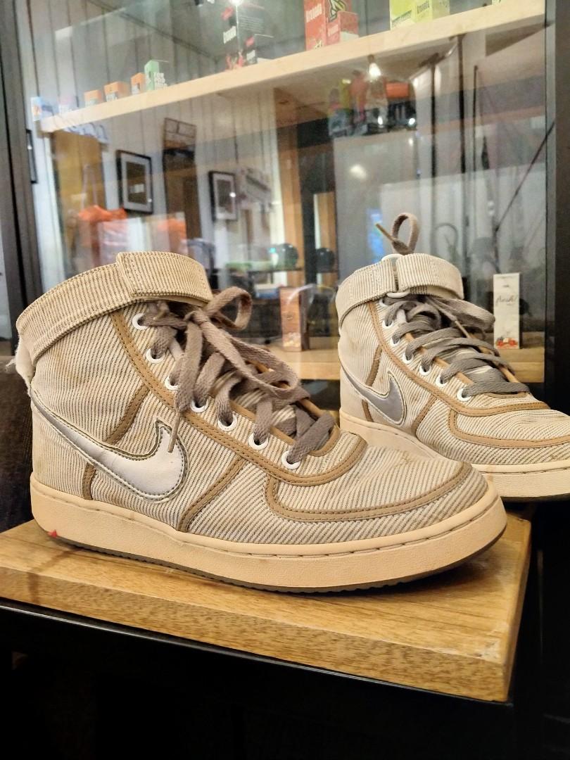 Supreme store vans mc
