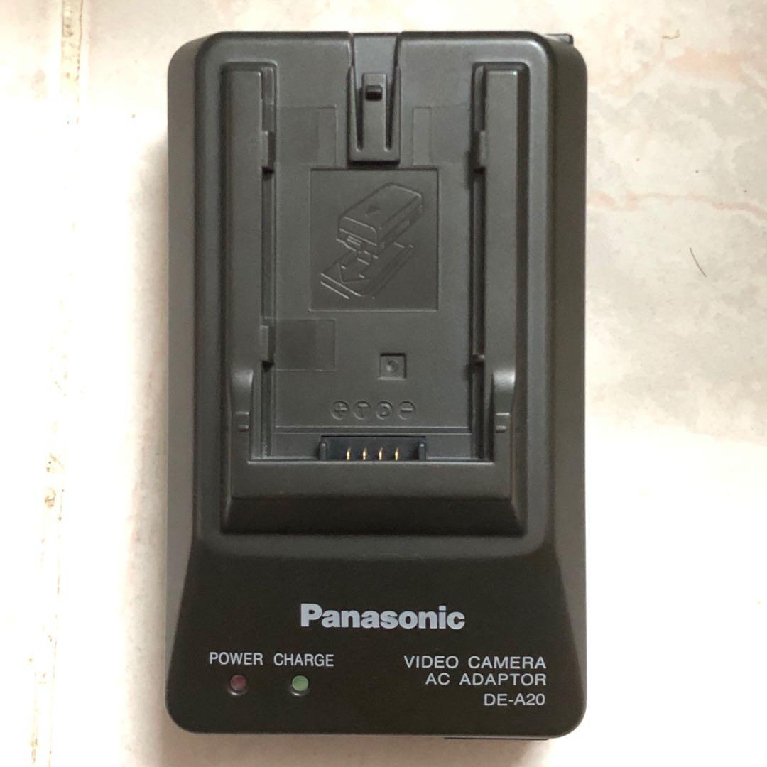 Panasonic 電池充電機 DEA20 Video Camera AC adaptor, 攝影器材, 攝錄機 Carousell