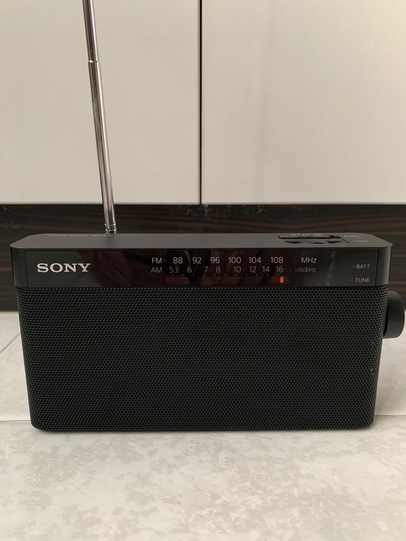 SONY ICF-306 FM Radio - SONY 