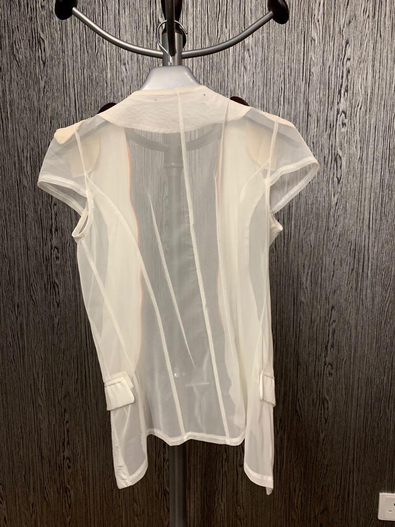 Thin jacket （分類：外套及戶外衣服）位於 Hong Kong。 由 cherrycherry222 提交（商品編號 1044311357，圖片 3）。簡介： 。