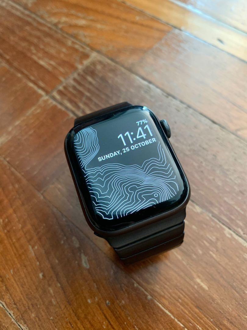 Apple Watch Series 4 44mm Space Grey Gps Only 9 Straps Included Men S Fashion Watches On Carousell