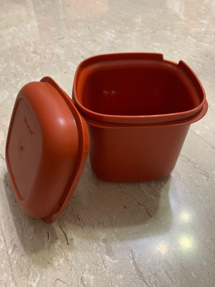 Container (Category: Food Organisation & Storage) located in Singapore. Submitted by xhellobyex (Listing ID 1044594647, Image 3). Description: .