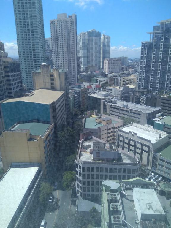 ETON MINI SUITES MAKATI semifurnished Studio FOR RENT, Property