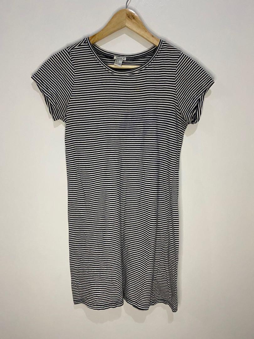 Forever21 Striped Dress (Category: Dresses) located in Taguig. Submitted by manilaessentials (Listing ID 1044611580, Image 1). Description: With yellow stains, check photo.