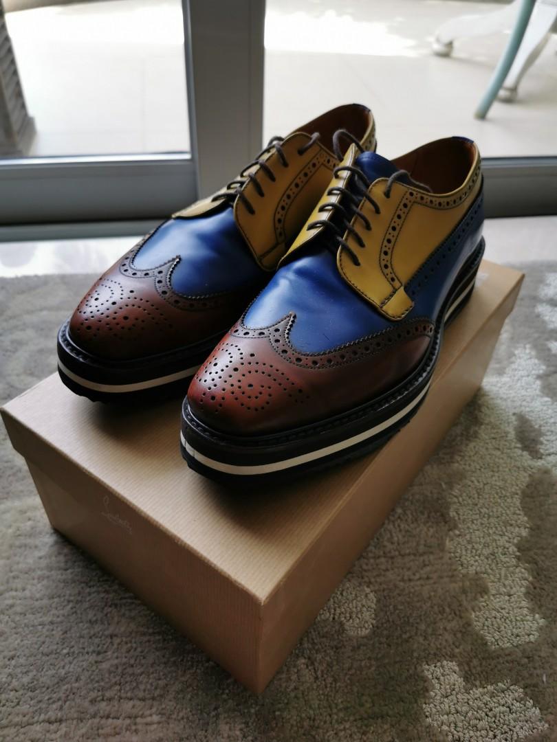 Iconic brogues top