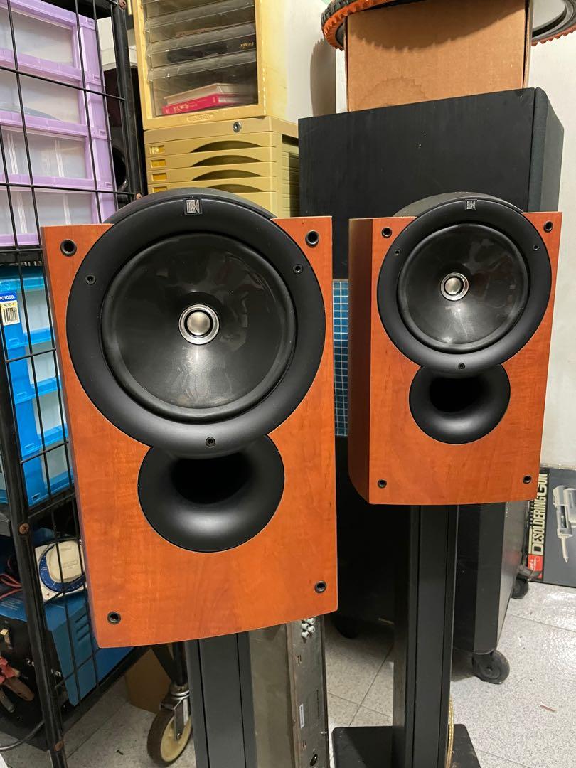 Kef hotsell q1 price